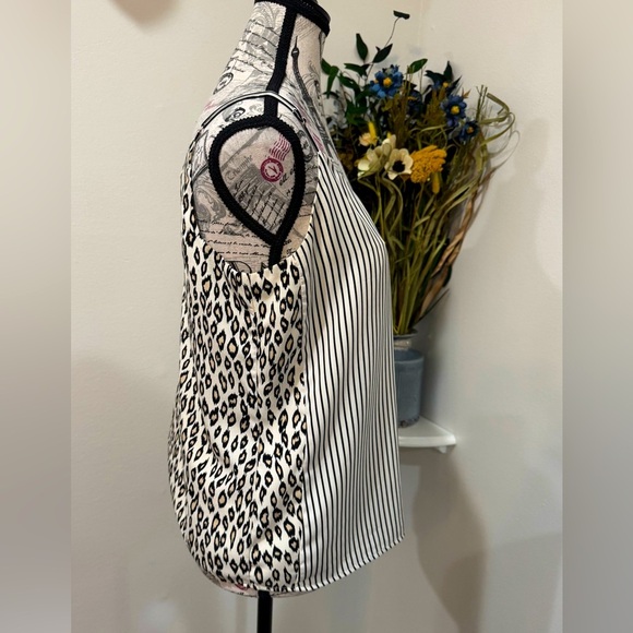 Skies Are Blue Asymmetrical Black and cream striped animal print top size Medium - Picture 2 of 8
